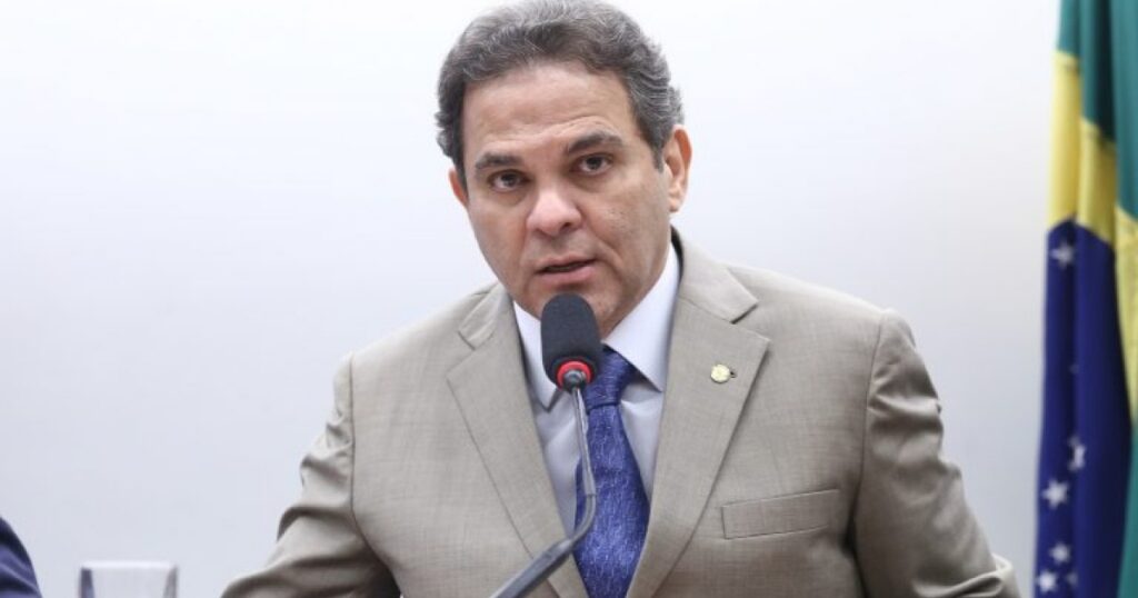 Projeto prevê alerta frontal e regras de apresentação para produtos com açaí