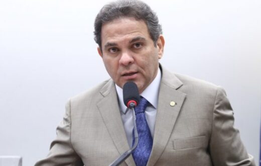 Projeto prevê alerta frontal e regras de apresentação para produtos com açaí